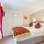5 Bed In Oc-81390 Ferienhaus